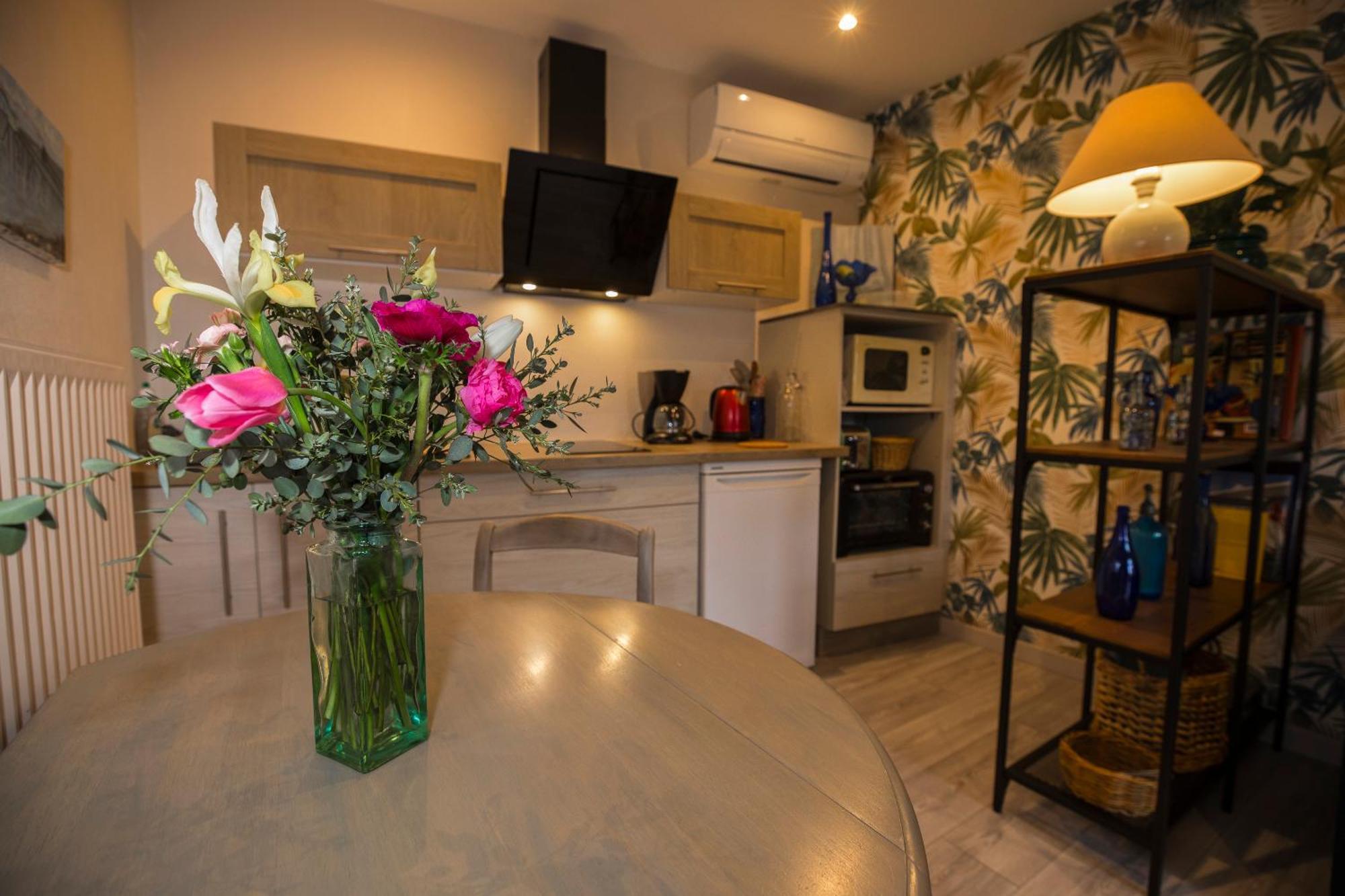 Agreable Logement Independant Avec Veranda Vienne  Esterno foto
